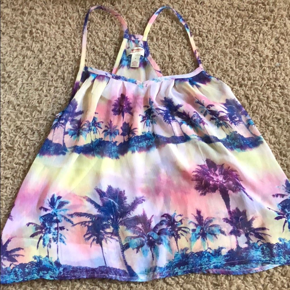 Tank top.